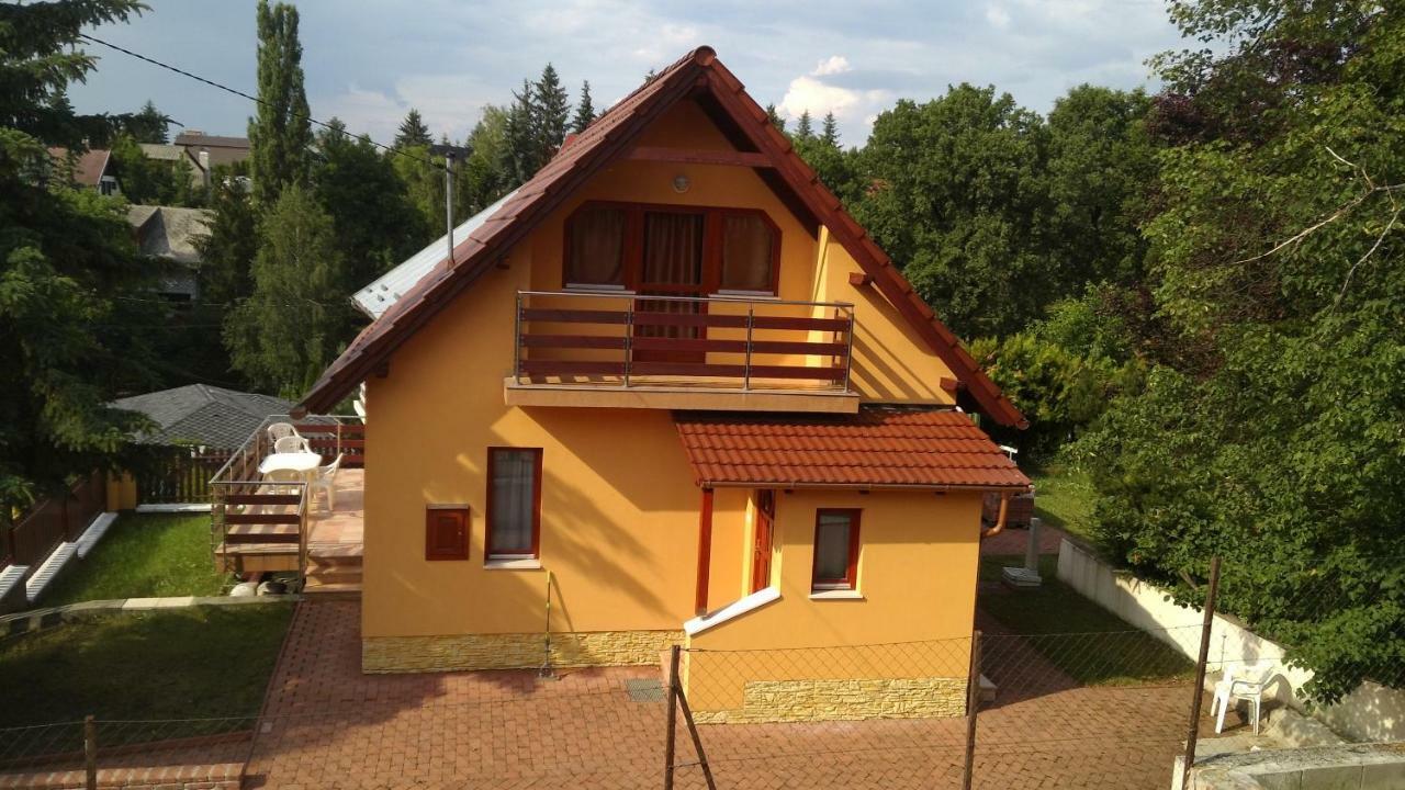 Ferienwohnung Treasure Deluxe House Miskolc Exterior foto