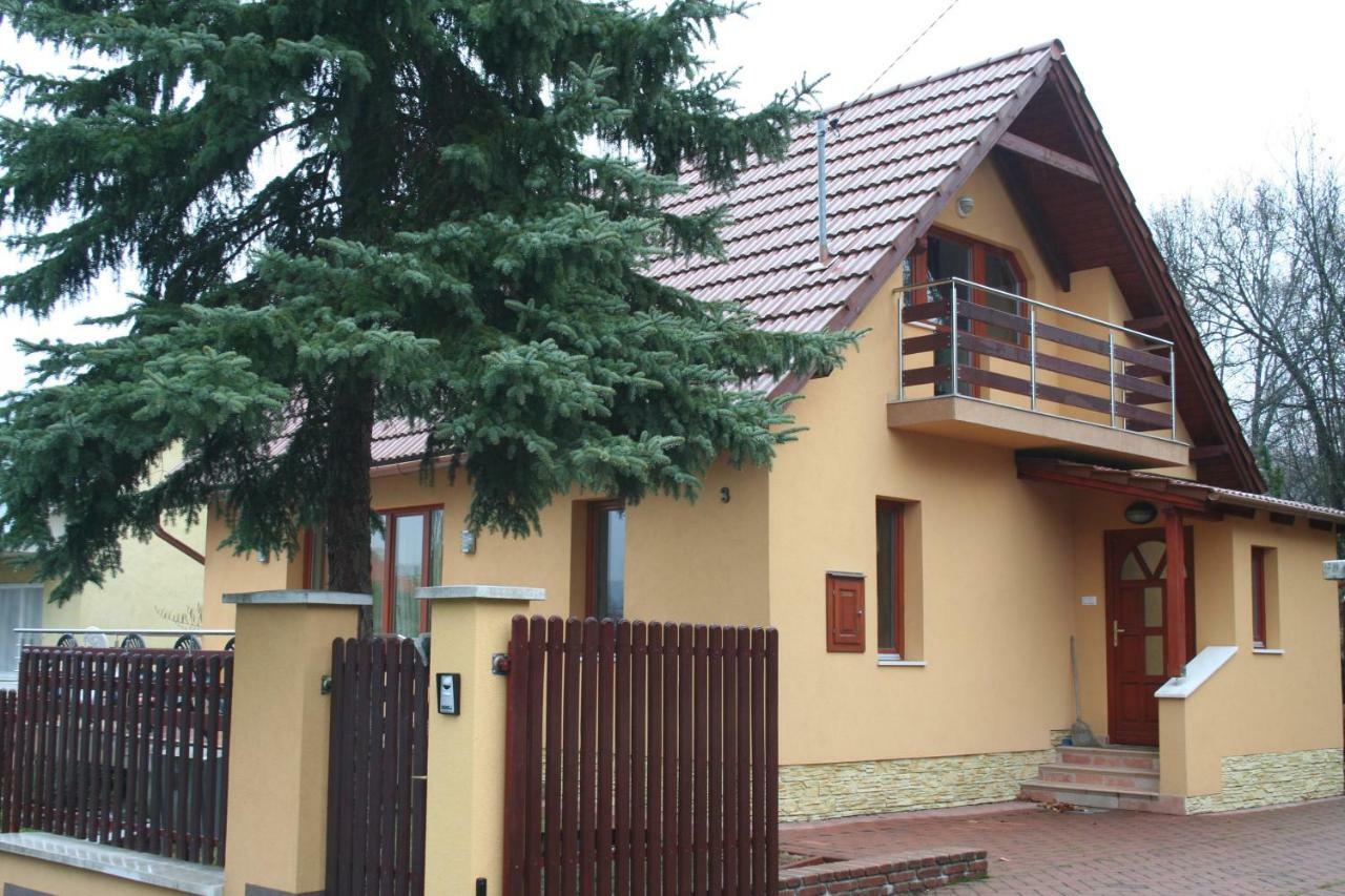 Ferienwohnung Treasure Deluxe House Miskolc Exterior foto